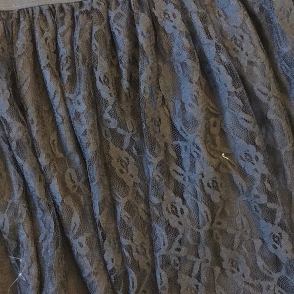 Black Flurish Lacy skirt - Picture 2 of 2